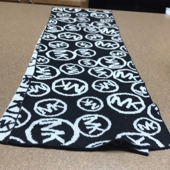 Michael KORS reversible scarf - Picture 5 of 5